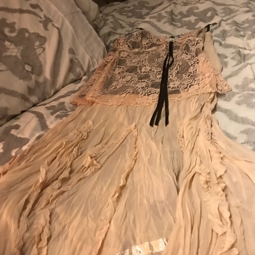 Dress - Picture 7 of 7